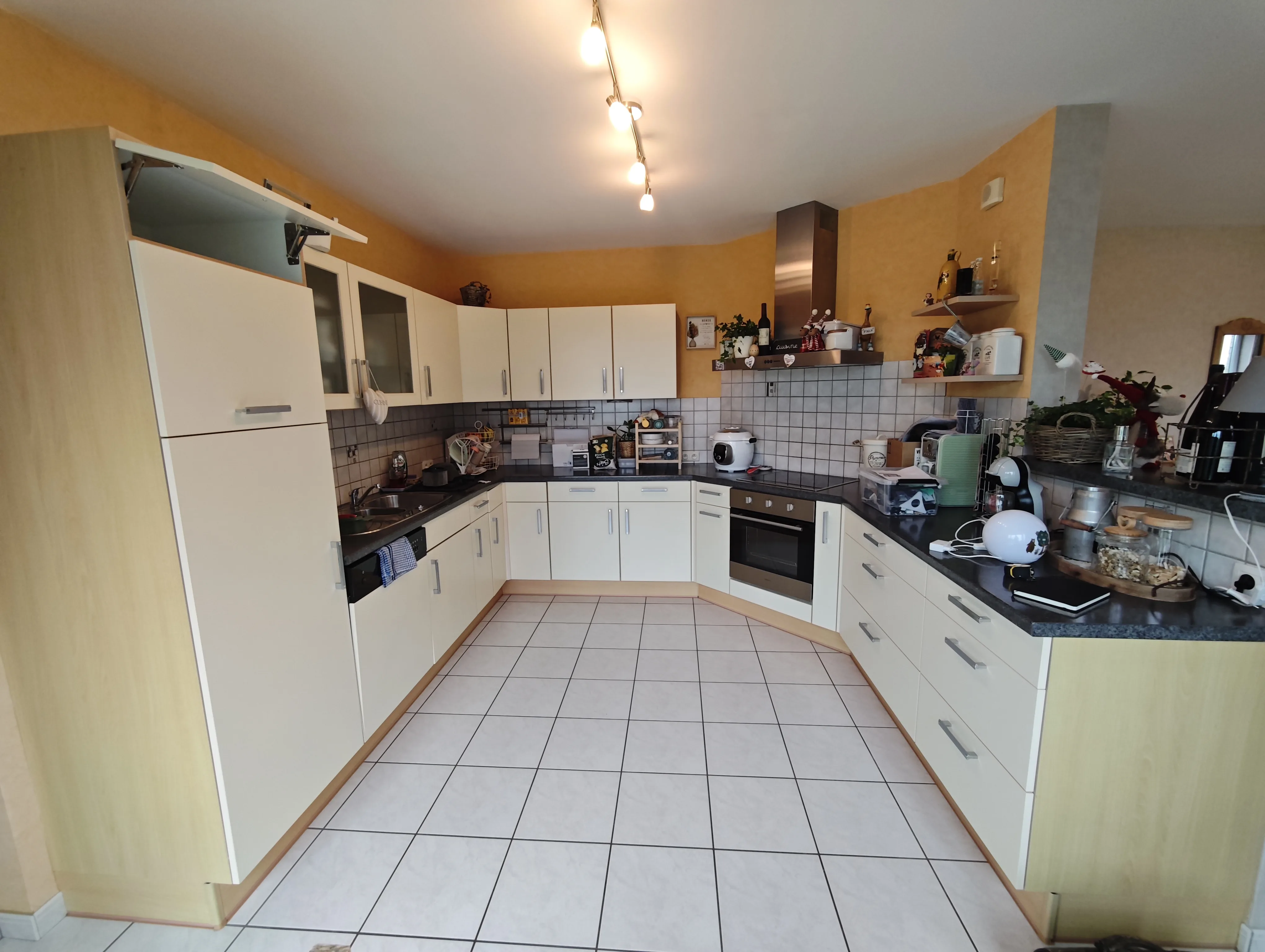 Cuisine avant covering