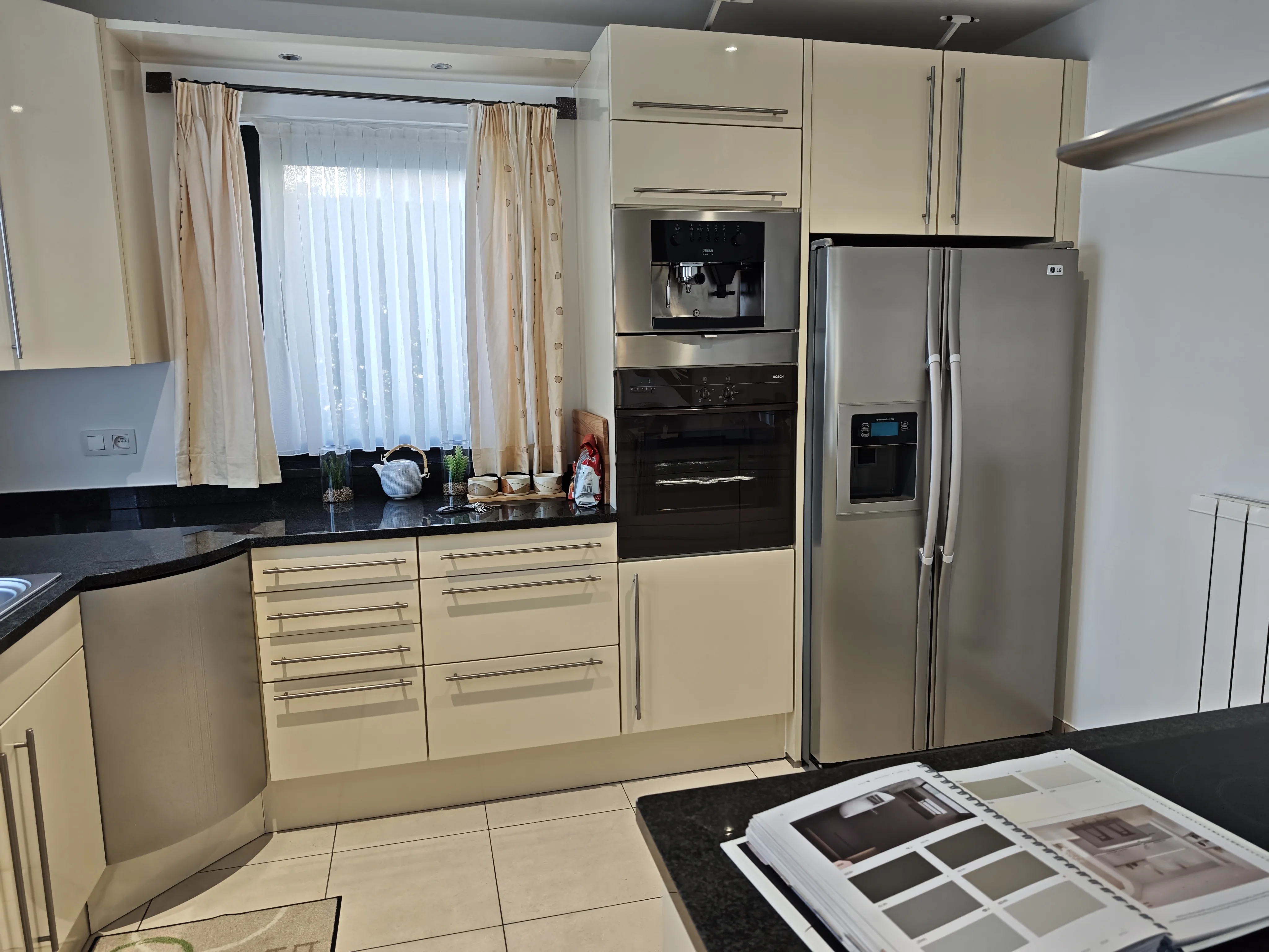 Cuisine avant covering