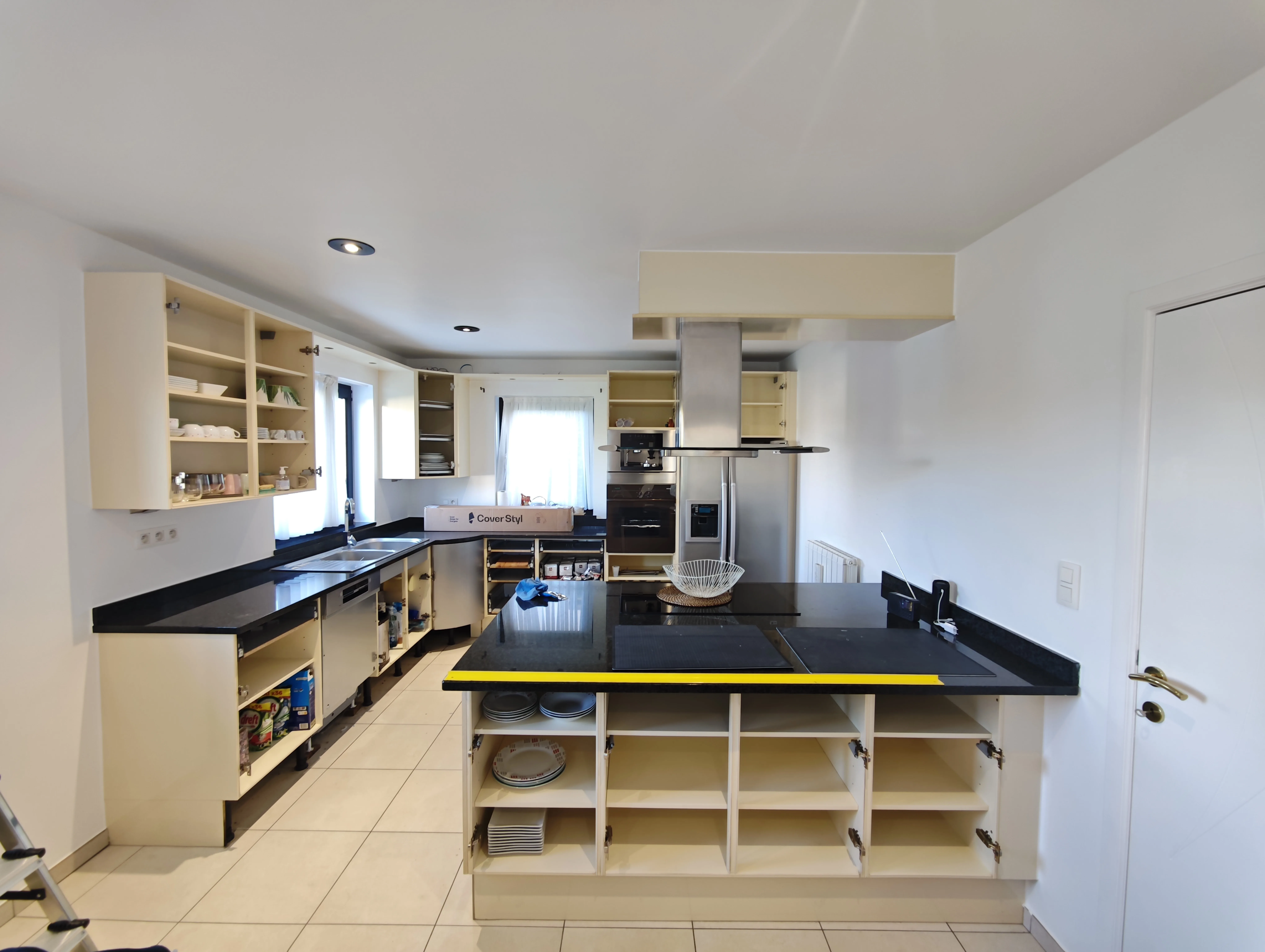 Cuisine avant covering