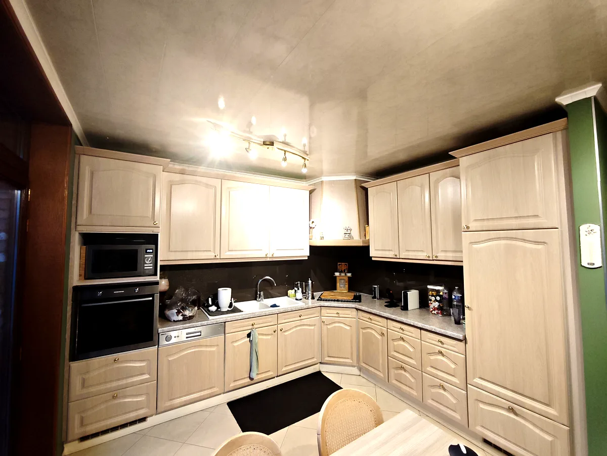 Cuisine avant covering